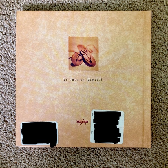 One incredible moment book - Picture 2 of 2